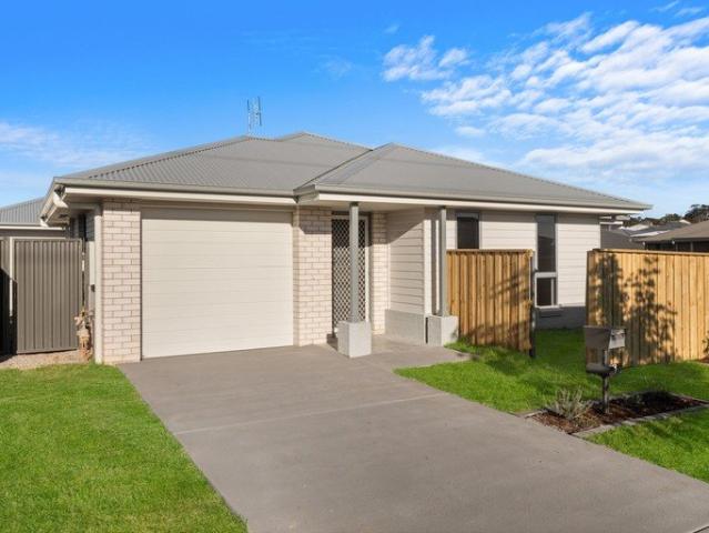 Duplex for rent in Ambergate, New South Wales