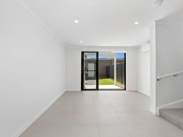 Townhouse for rent in Sydney, New South Wales