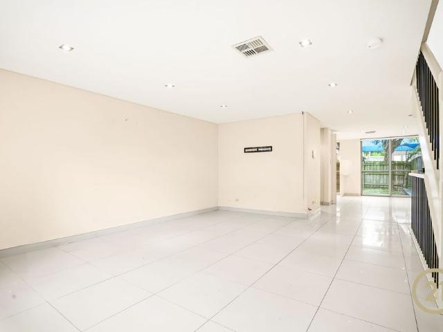 Townhouse for rent in Sydney, New South Wales