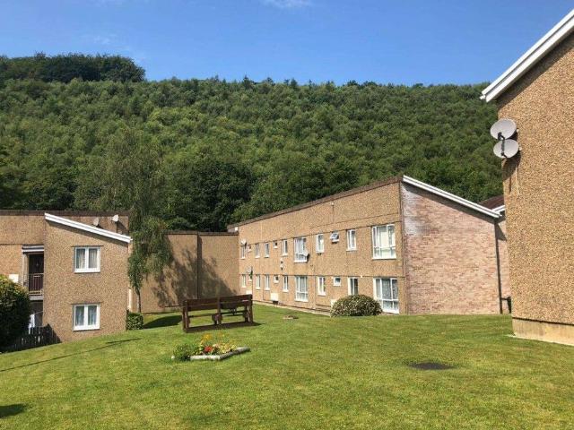 Apartment for rent in Crynant
