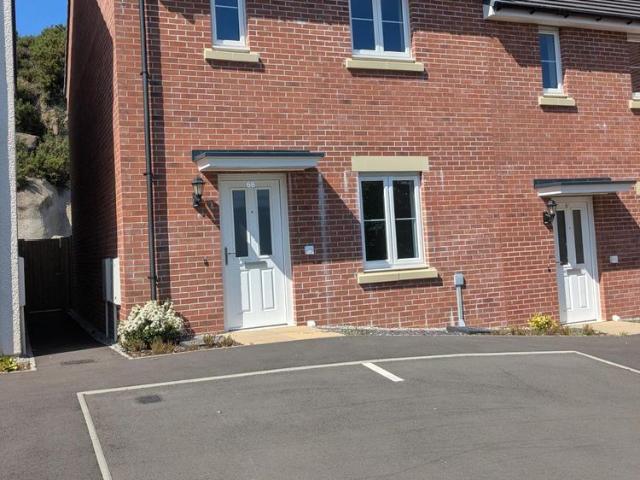 House for rent in Coedffranc, Llandarcy