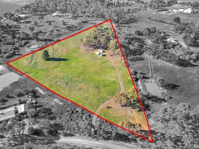 Cottage for sale in Majorca, Victoria
