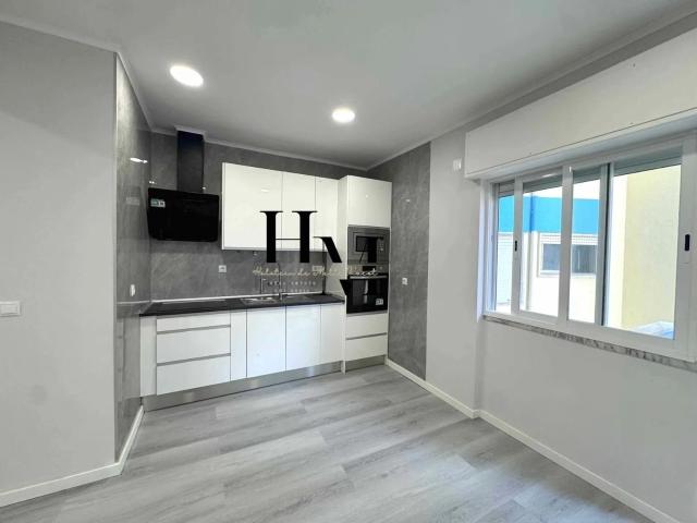 Apartamento venda em Amadora, Lisboa