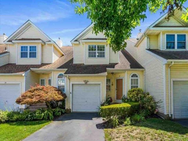 Townhouse for sale in Huntington, New York
