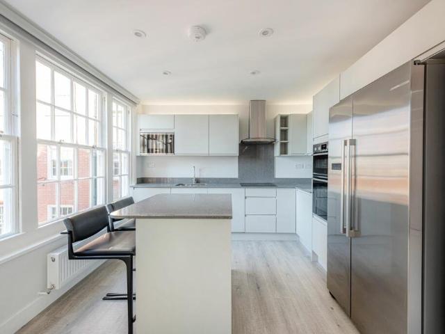 Apartment for rent in St. John's Wood, Greater London