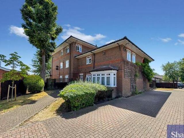 House for sale in London Borough of Hounslow, Feltham