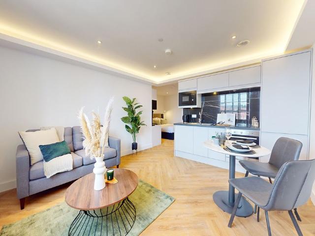 Studio for rent in Leylands, West Yorkshire