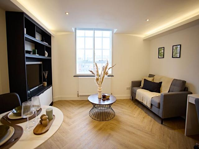 Studio for rent in Leylands, West Yorkshire