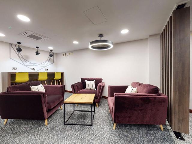 Studio for rent in West Yorkshire