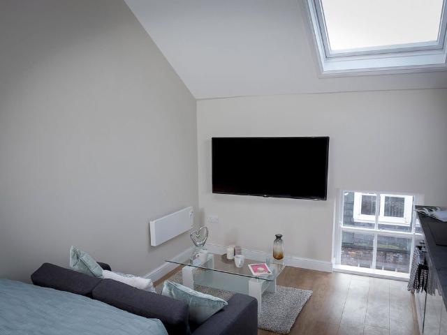 Studio for rent in West Yorkshire