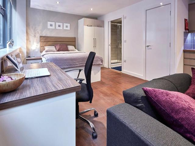 Studio for rent in West Yorkshire