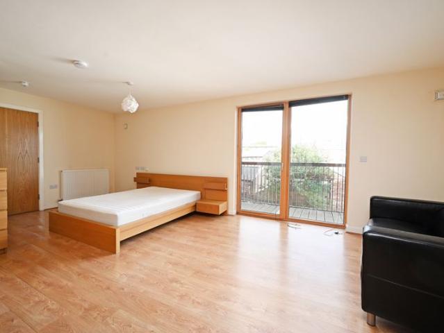 Studio for rent in Saint Vincent's, Netherthorpe