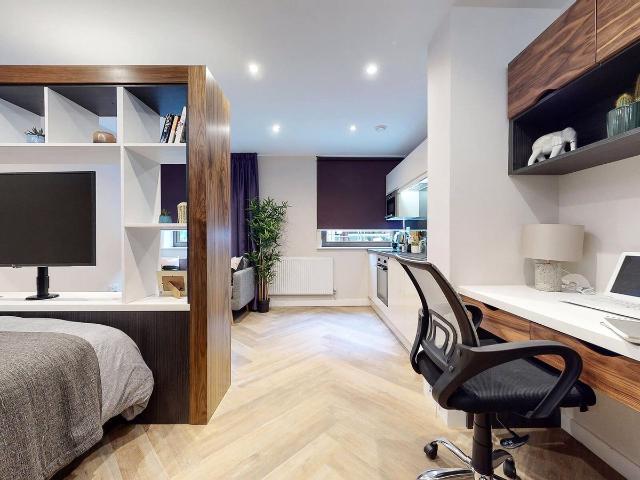 Studio for rent in West Yorkshire