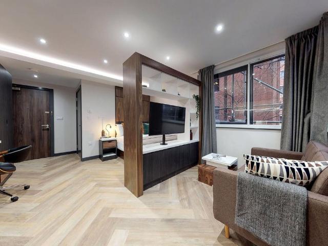 Studio for rent in Leylands, West Yorkshire