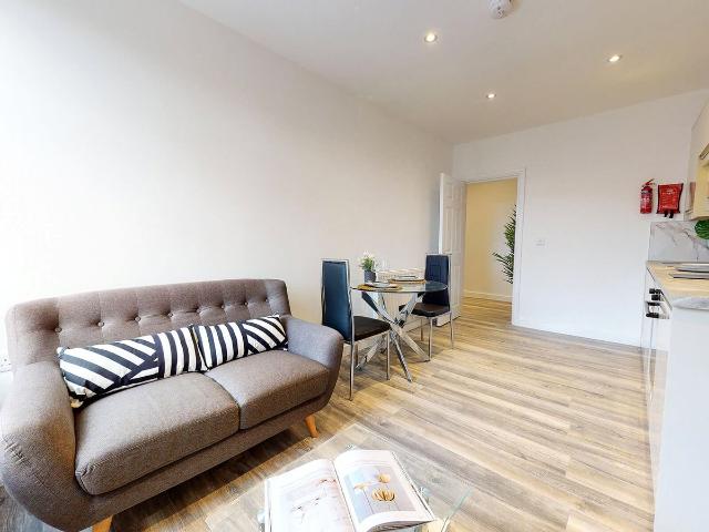 Apartment for rent in Hyde Park, West Yorkshire