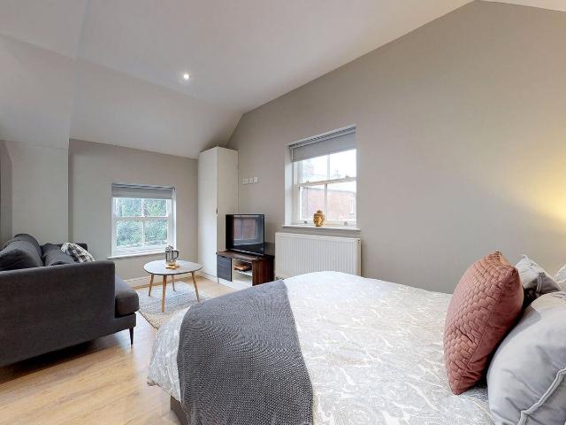 Studio for rent in Woodhouse, West Yorkshire