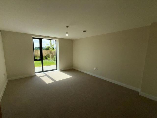 Apartment for rent in Balmoral, Northern Ireland