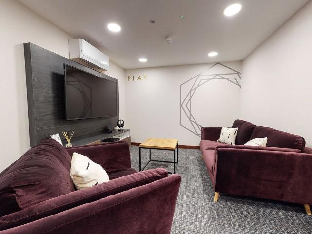 Studio for rent in West Yorkshire