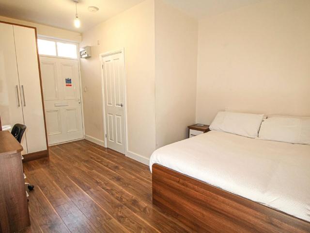 Studio for rent in Camp Field, Leeds