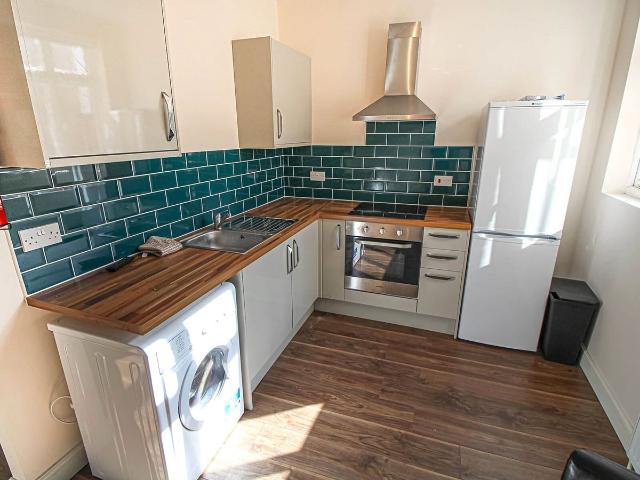 Studio for rent in Little Woodhouse, Leeds