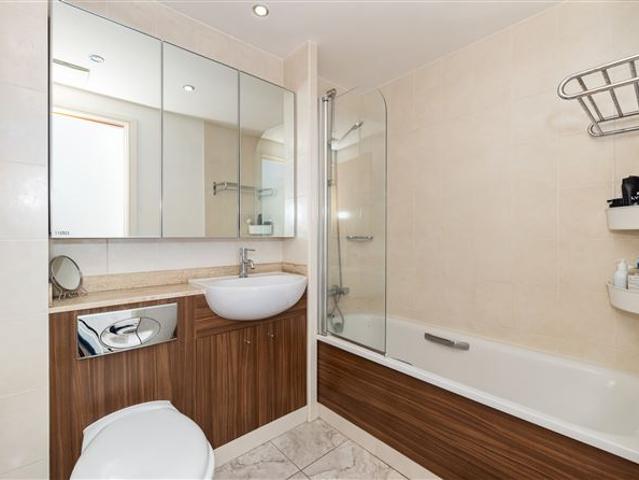 Apartment for sale in Leopardstown, County Dublin