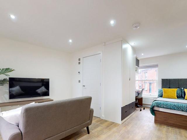 Studio for rent in Woodhouse, West Yorkshire