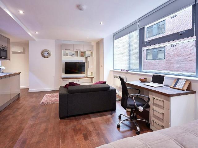 Studio for rent in West Yorkshire