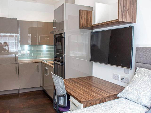 Studio for rent in Woodhouse, West Yorkshire