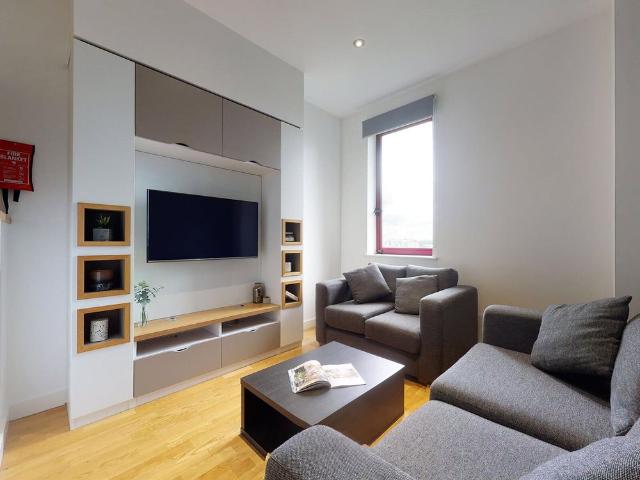 Studio for rent in West Yorkshire
