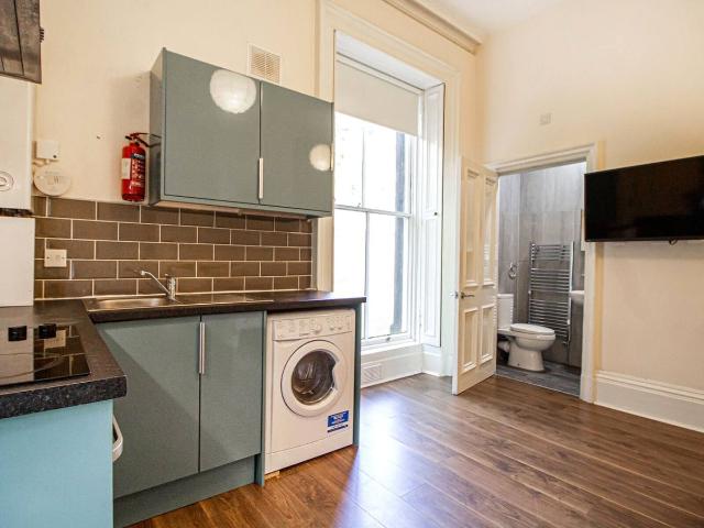 Studio for rent in Woodhouse, West Yorkshire