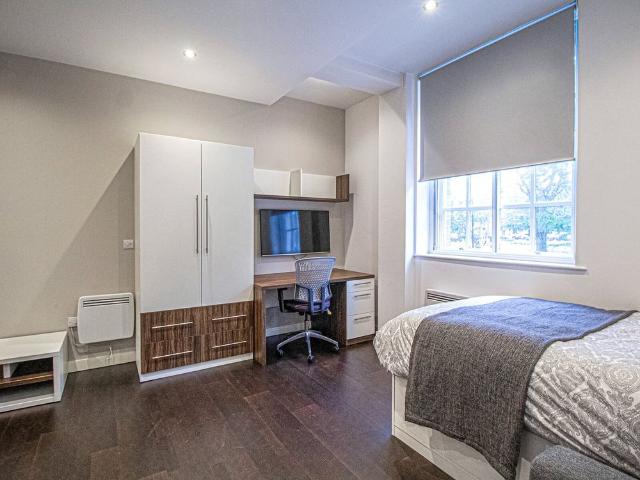 Studio for rent in Camp Field, Leeds