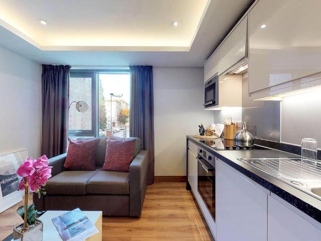Studio for rent in West Yorkshire
