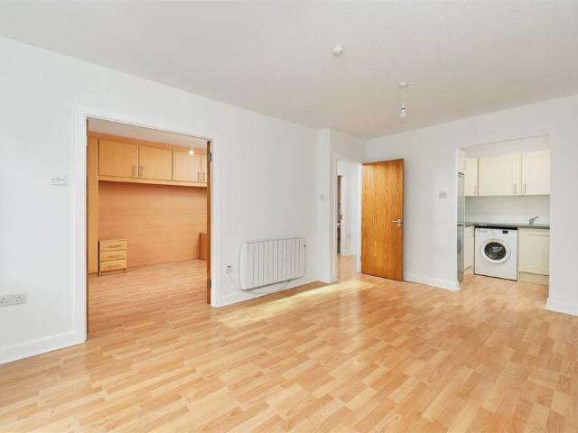 Apartment to rent in Bluebell, North Tipperary