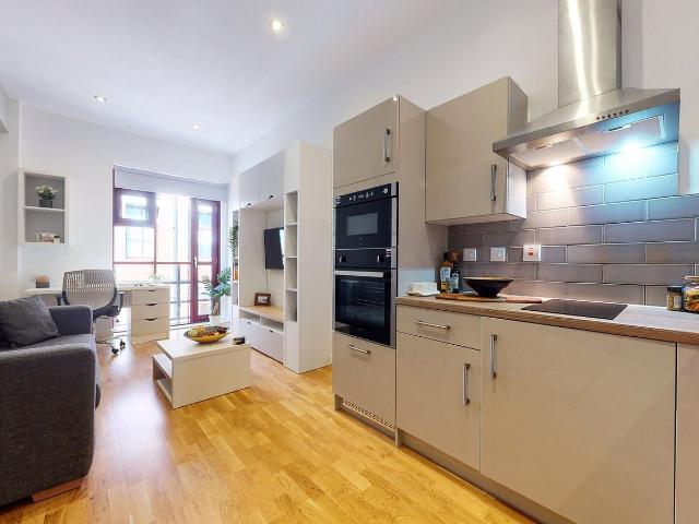 Studio for rent in Woodhouse, West Yorkshire