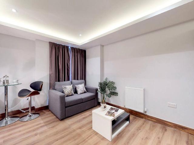 Studio for rent in West Yorkshire