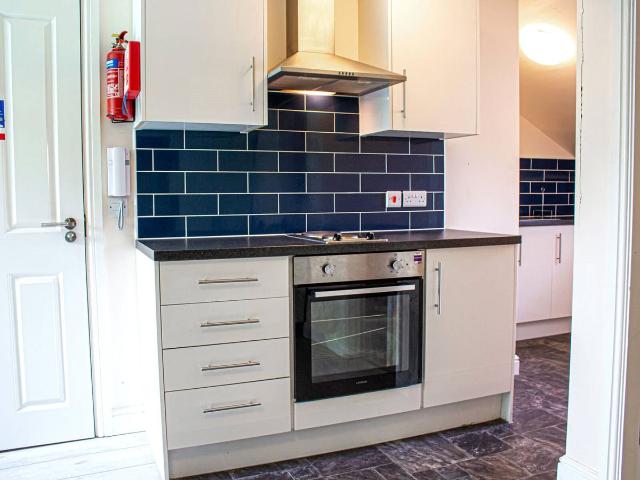 Studio for rent in Hyde Park, West Yorkshire