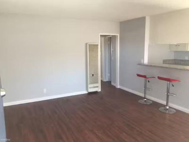 Condo for rent in Long Beach