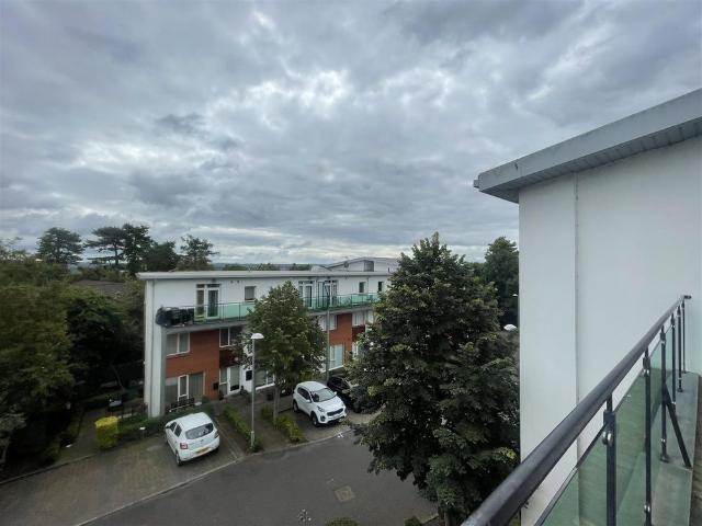 Apartment for rent in Belfast, Turf Lodge