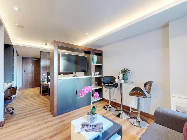 Studio for rent in West Yorkshire