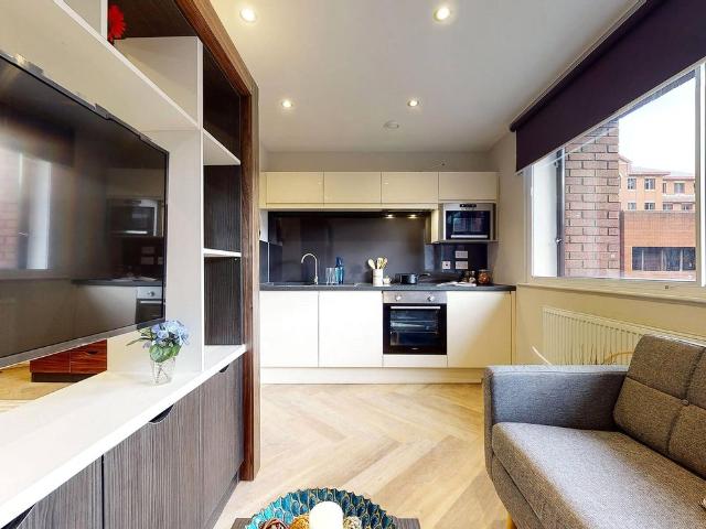 Studio for rent in West Yorkshire