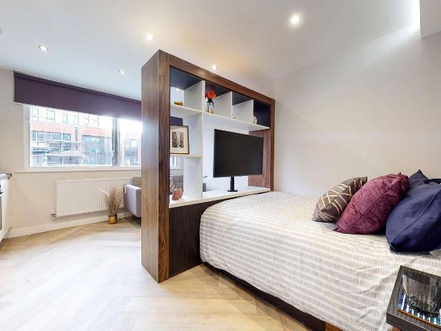 Studio for rent in West Yorkshire