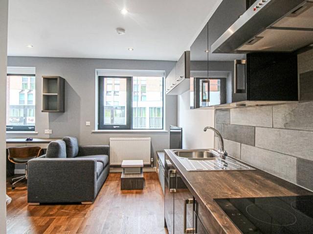 Studio for rent in West Yorkshire
