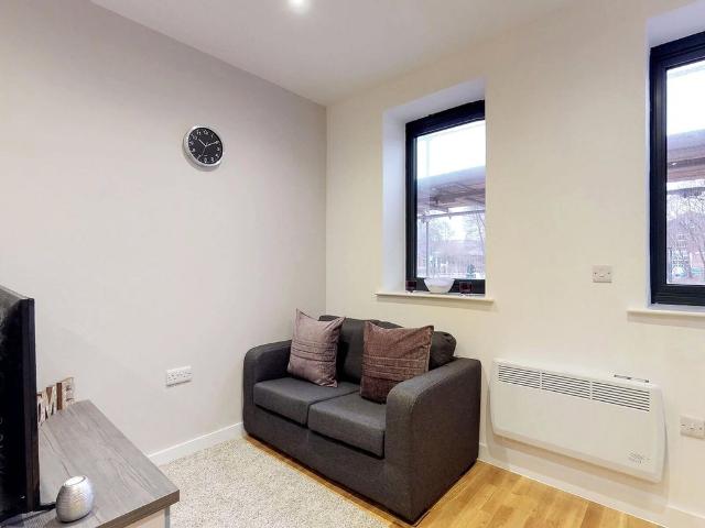 Studio for rent in City Centre, Isle Of Man