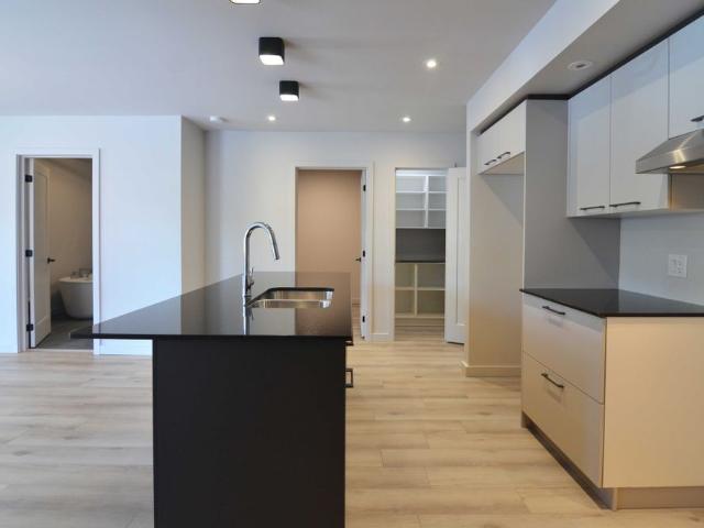Apartment for rent in Jacques-cartier, Quebec