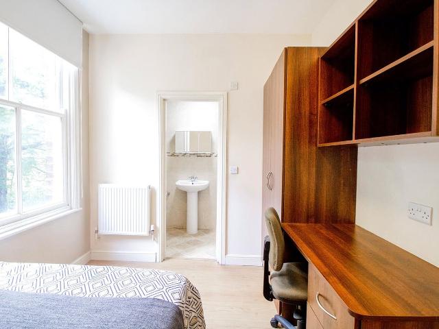 Studio for rent in Woodhouse, West Yorkshire