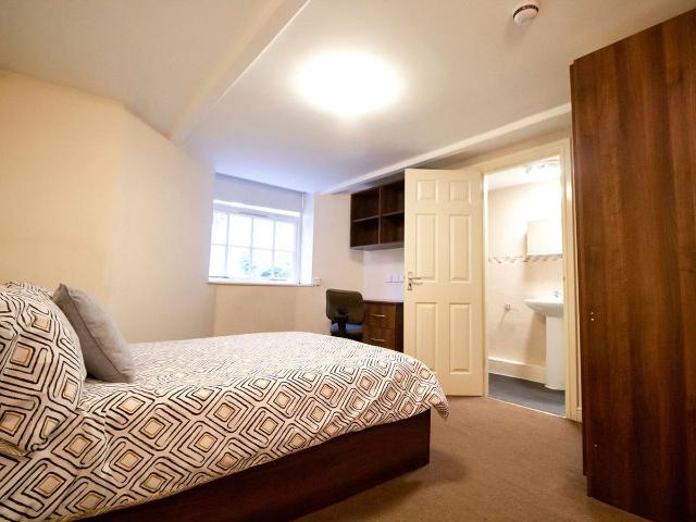 Studio for rent in Woodhouse, West Yorkshire