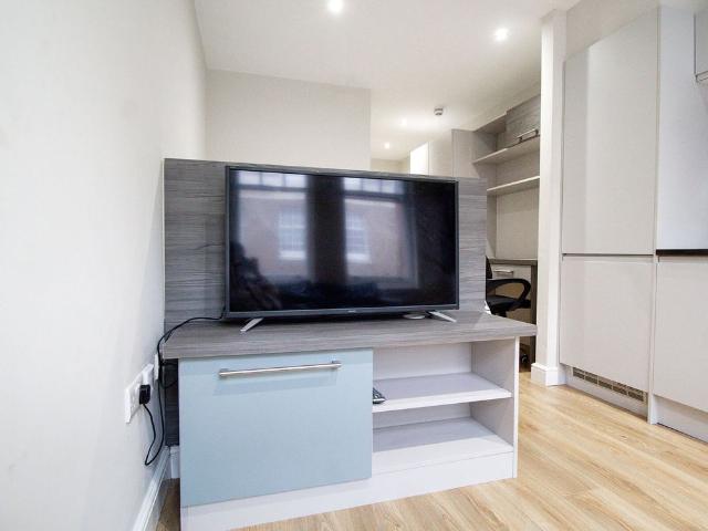 Studio for rent in West Yorkshire