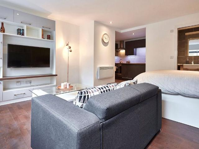 Studio for rent in West Yorkshire