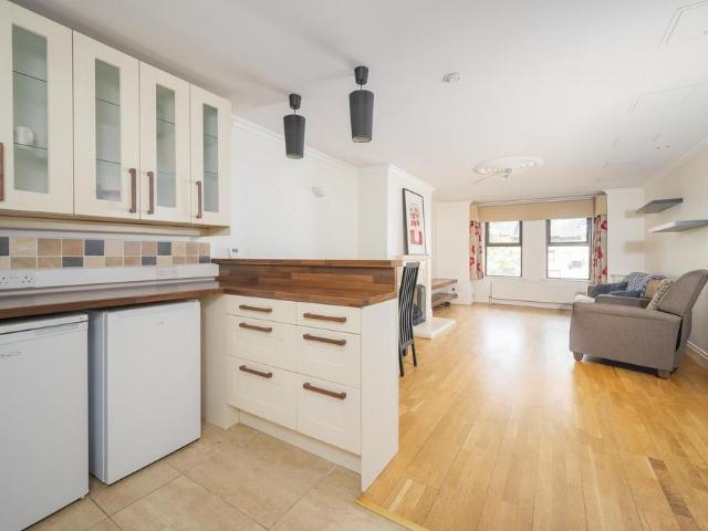 Apartment for rent in Balmoral, Northern Ireland