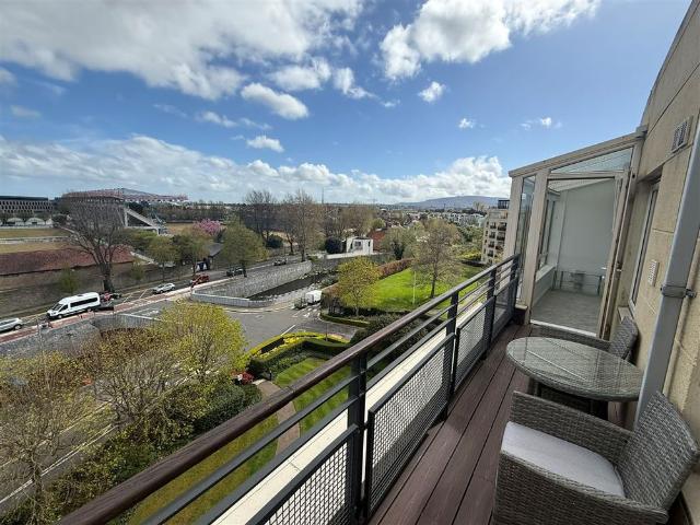 Apartment to rent in Bluebell, North Tipperary